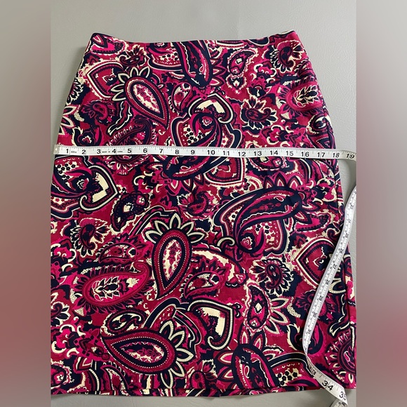 Talbots Pencil Skirt Sz 2 Maroon Magenta Paisley - Picture 8 of 8